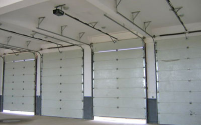 Многосекционные гаражи с откидными секционными воротами